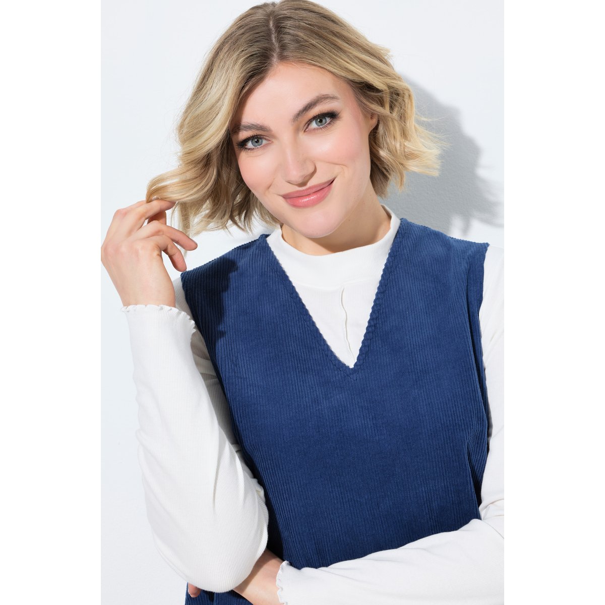 Robe en velours côtelé bleu encre, ULLA POPKEN