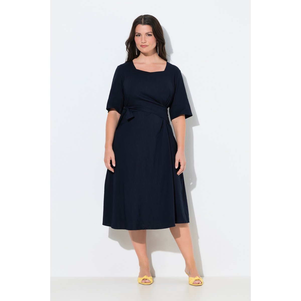 Robe midi en lin mélange, esprit cache-cœur marine foncé, ULLA POPKEN