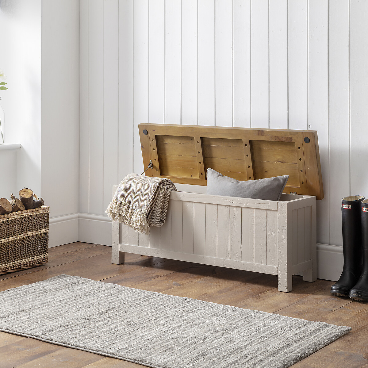 Shenandoah Reclaimed Pine Storage Dining Bench light greige, SO'HOME