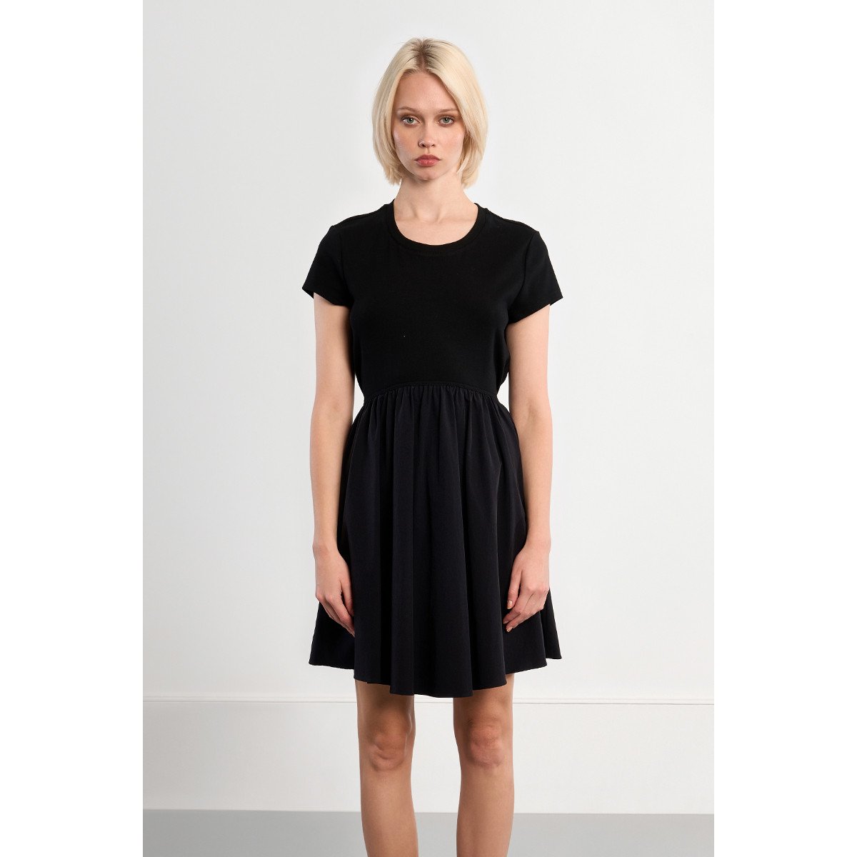 Robe mini en nylon, à cordon noir, LILI SIDONIO