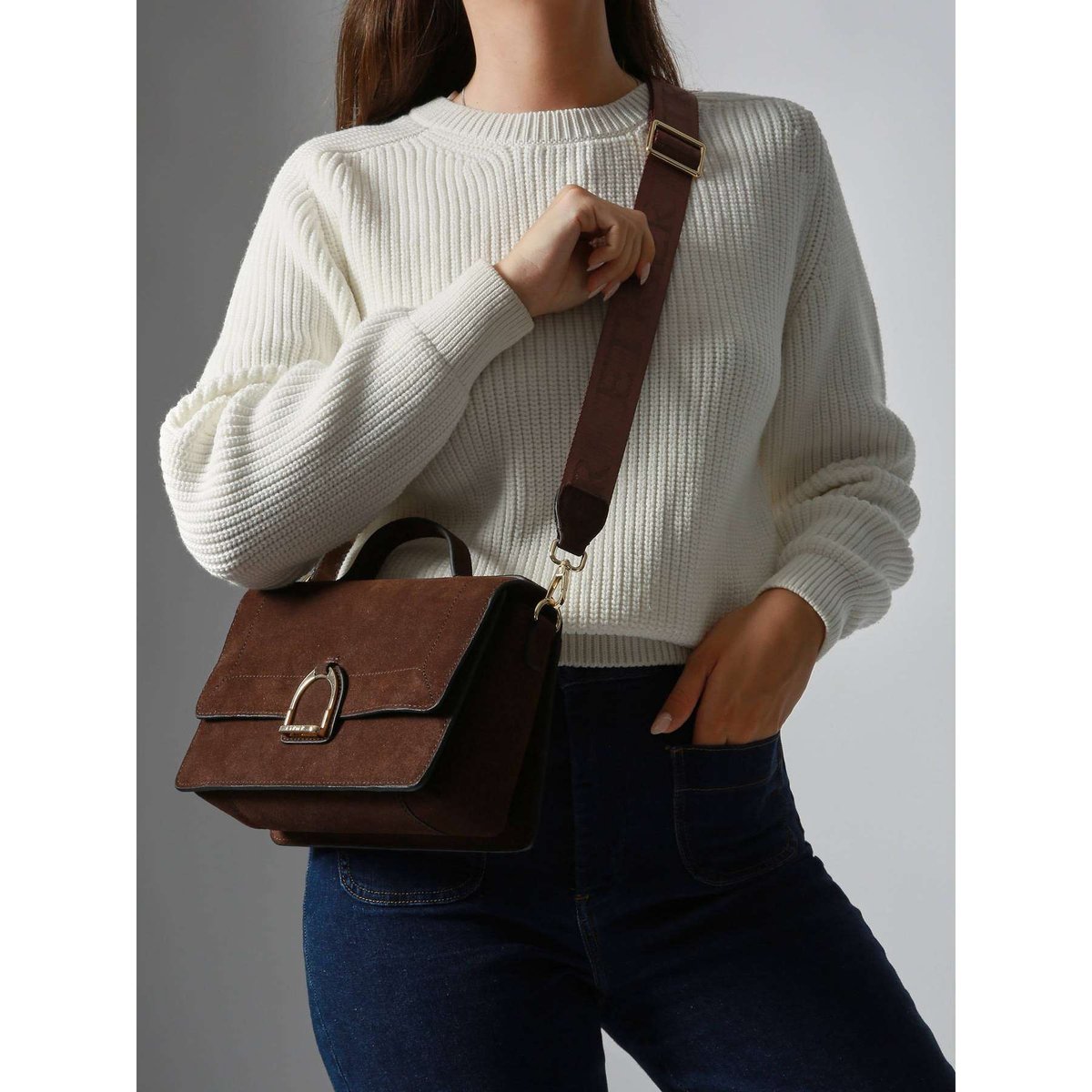 Sac bandoulière M Altesse suede chocolat, ETRIER