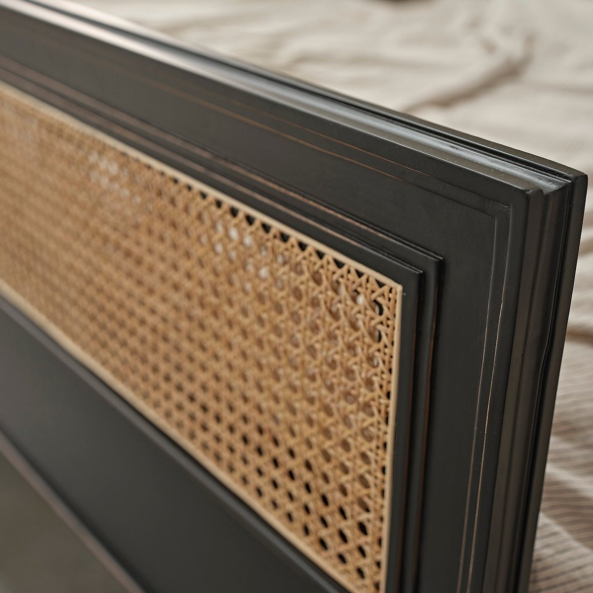 Lit en acajou massif massif et cannage 160 cm avec sommier  SOHO noir, BERAH GETAH