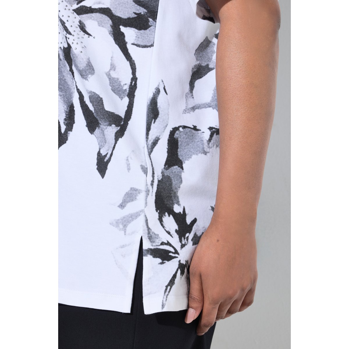 T-shirt en coton Pima, motif floral blanc neige, ULLA POPKEN