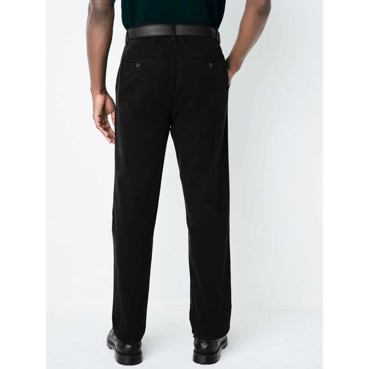 Pantalon chino doux plissé avec ceinture noir, NEXT
