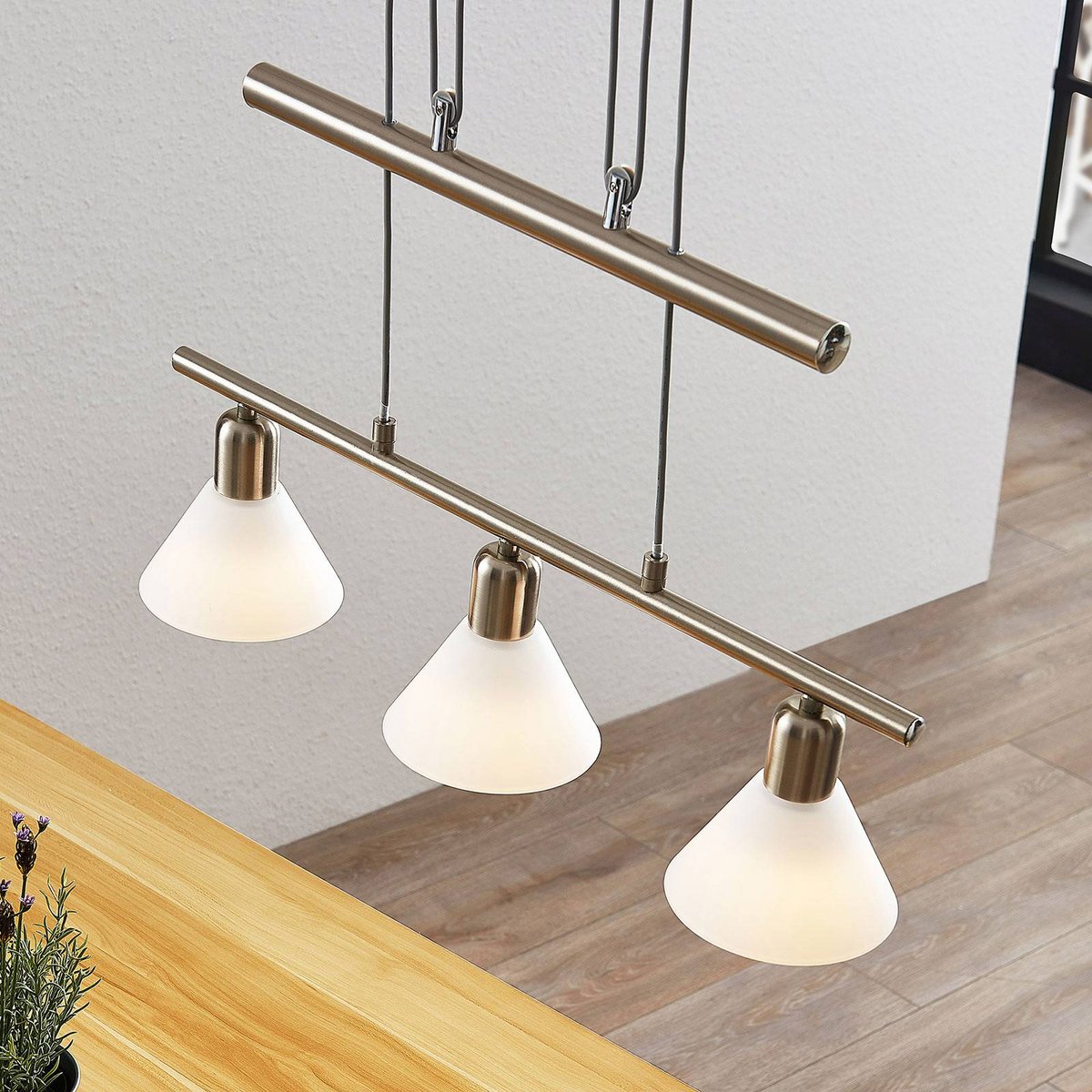 Suspension en métal moderne, Delira blanc, nickel satiné, LINDBY