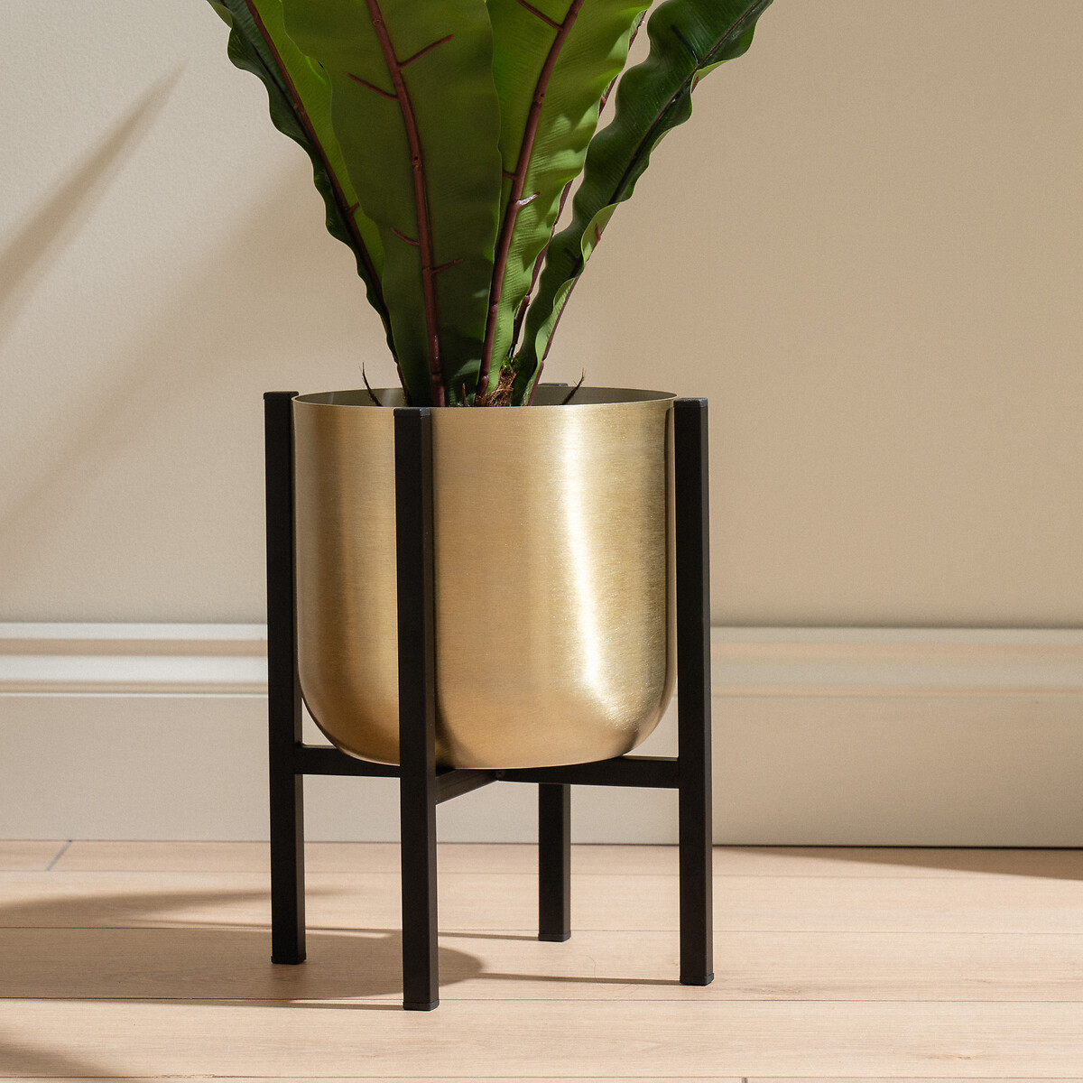 35cm Gold Planter on Stand Small gold-coloured, SO'HOME