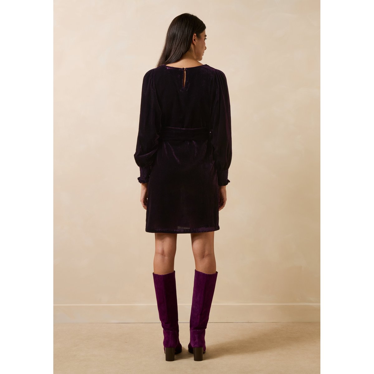 Robe courte manches longues en velours vin, LA FEE MARABOUTEE