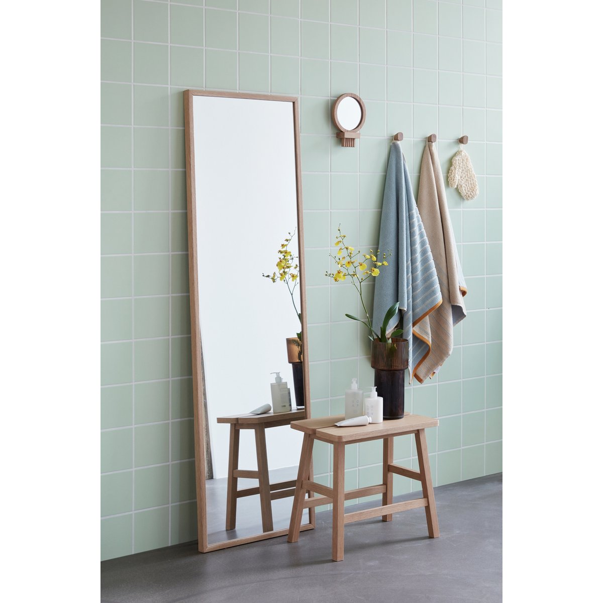 Tabouret en placage de chêne et bois de chêne GROUND naturel, HUBSCH