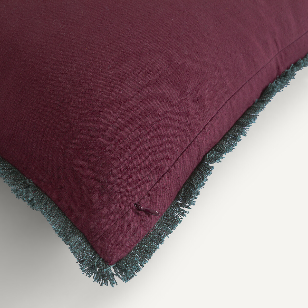 Housse de coussin brodée en lin et coton, SORINE acajou / menthe, AM.PM