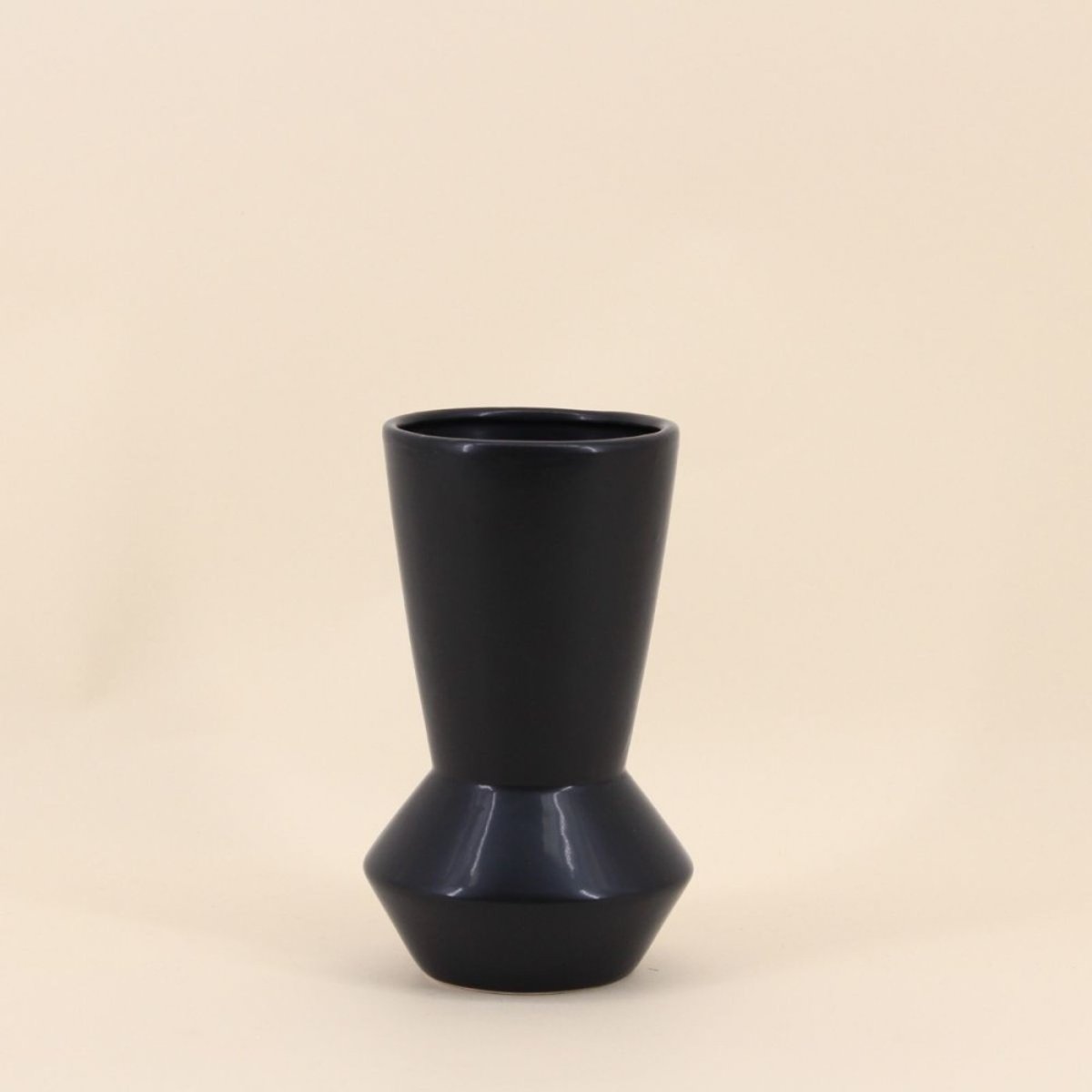 Vase en dolomite géométrique, H20cm noir, ORNAMI