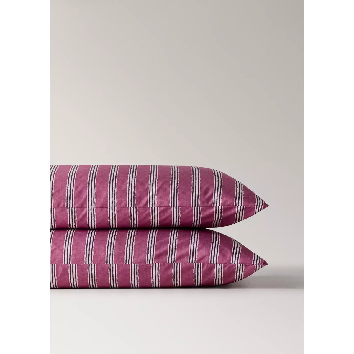 Deux taies d’oreiller percale de coton rayures tricolores 50x75 cm cerise, MANGO HOME