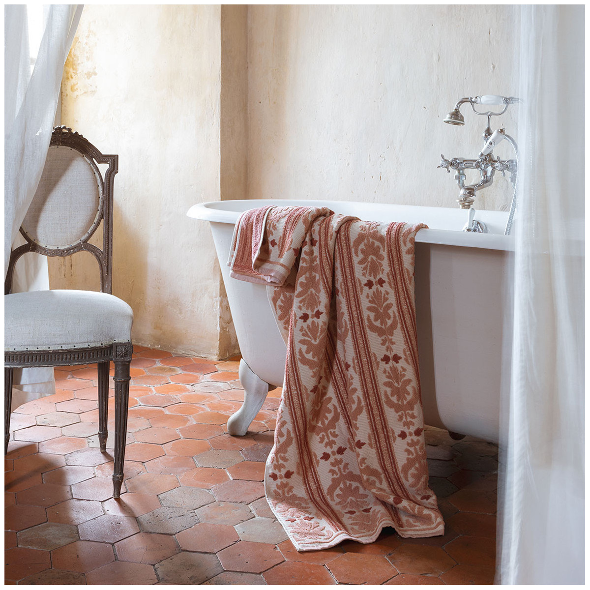 Serviette de bain Capucine prune, MATHILDE M