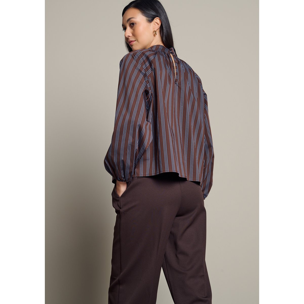 Blouse rayée à col montant brun fonce chocolate, LOLALIZA