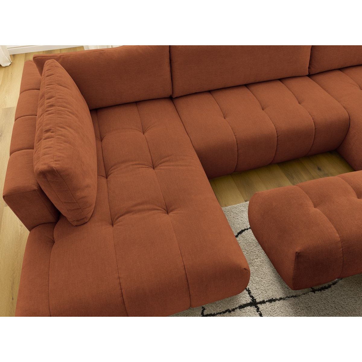 Canapé panoramique convertible 5 places en tissu lisse avec pouf, FUJI orange, BOBOCHIC