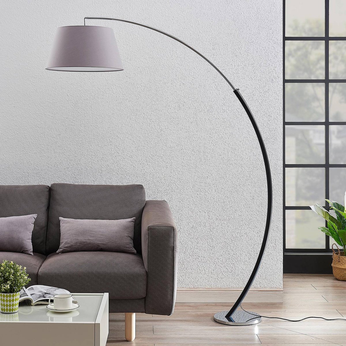 Lampadaire en textile moderne, Evelyna gris, chrome, noir, LUCANDE