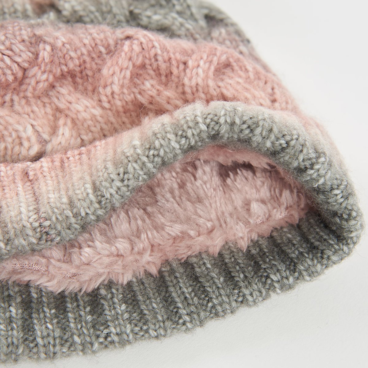 Bonnet bébé tressé avec pompon rose, BOBOLI