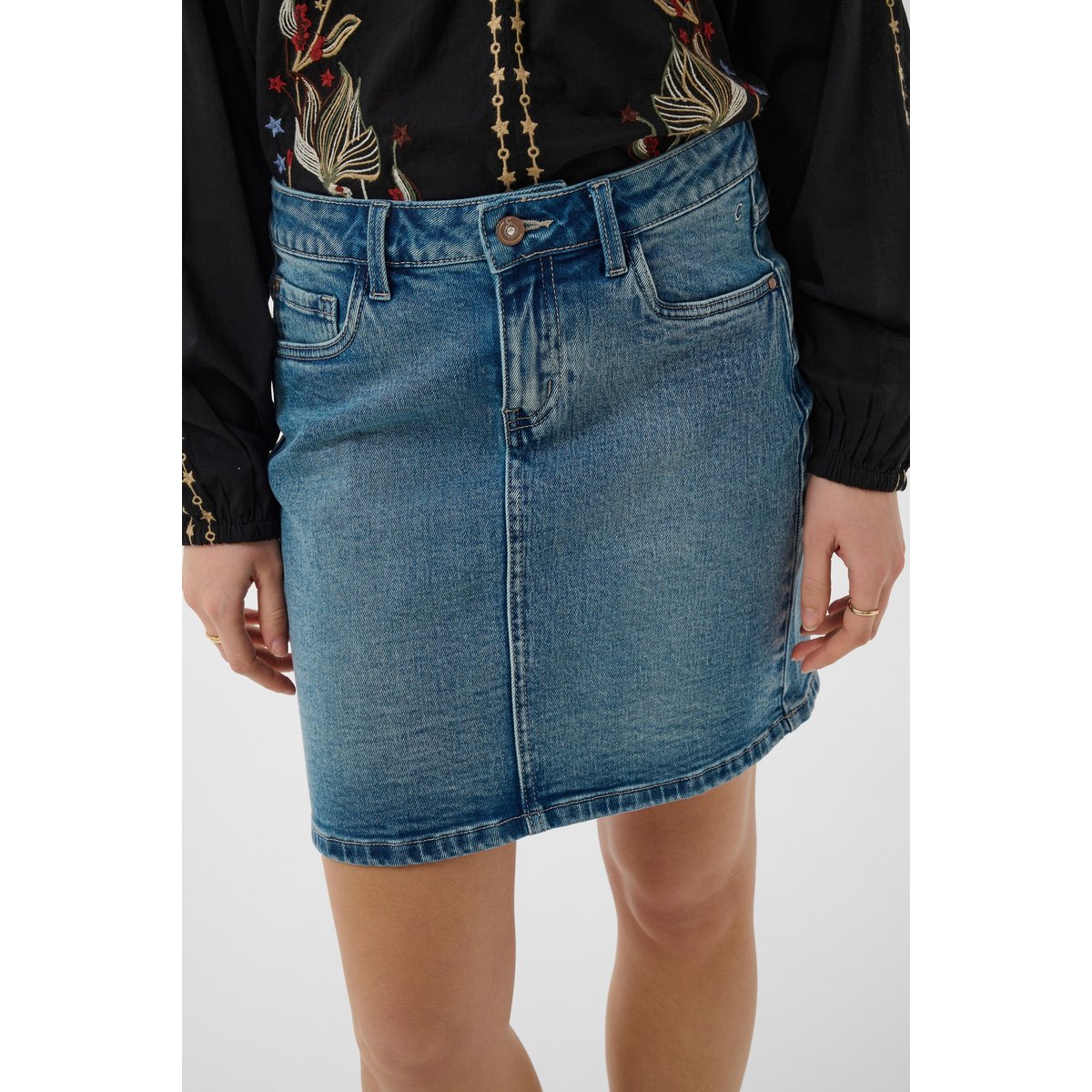 Jupe en jean bleu smithers mid blue denim, CREAM
