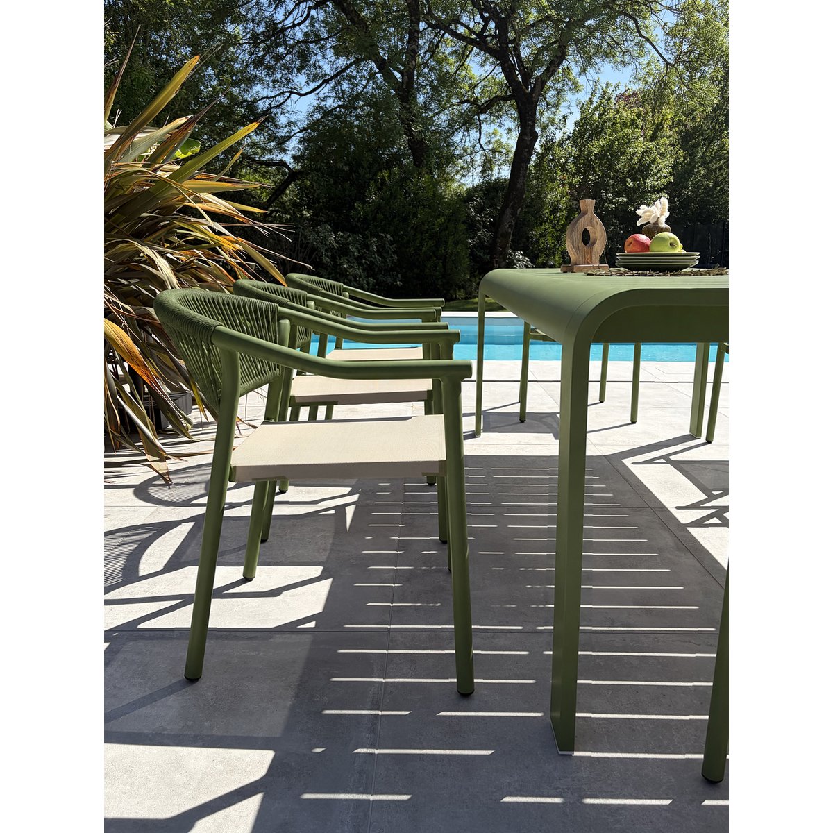 Ensemble repas de jardin en aluminium 8 places HANOI vert olive, DCB GARDEN