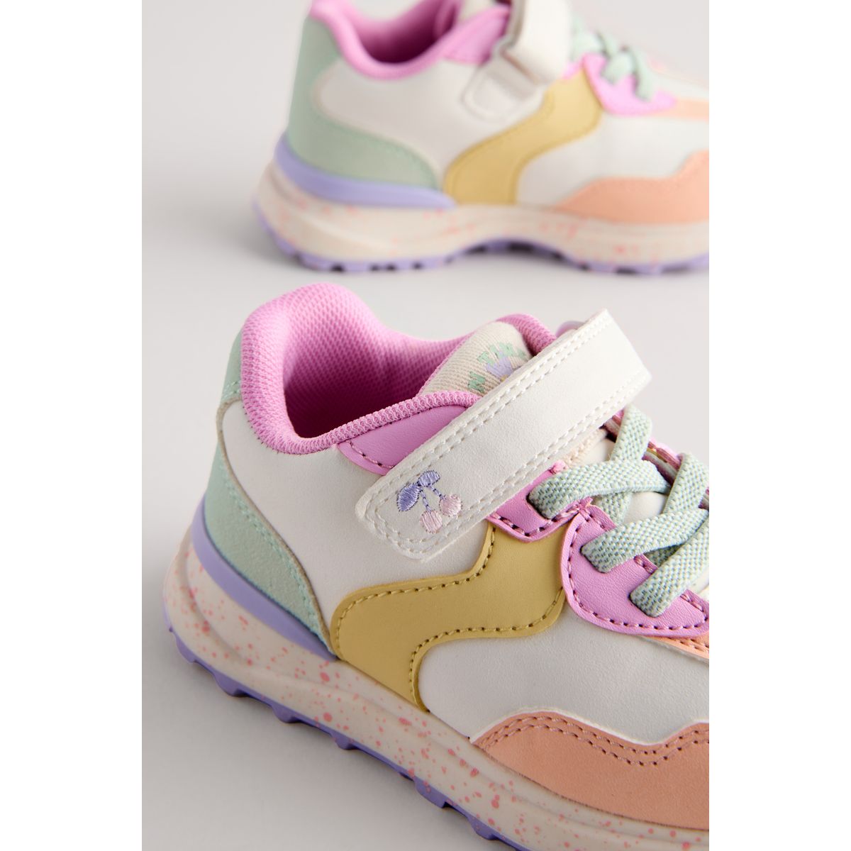 Baskets à lacets élastiques multi-lumineux, NEXT