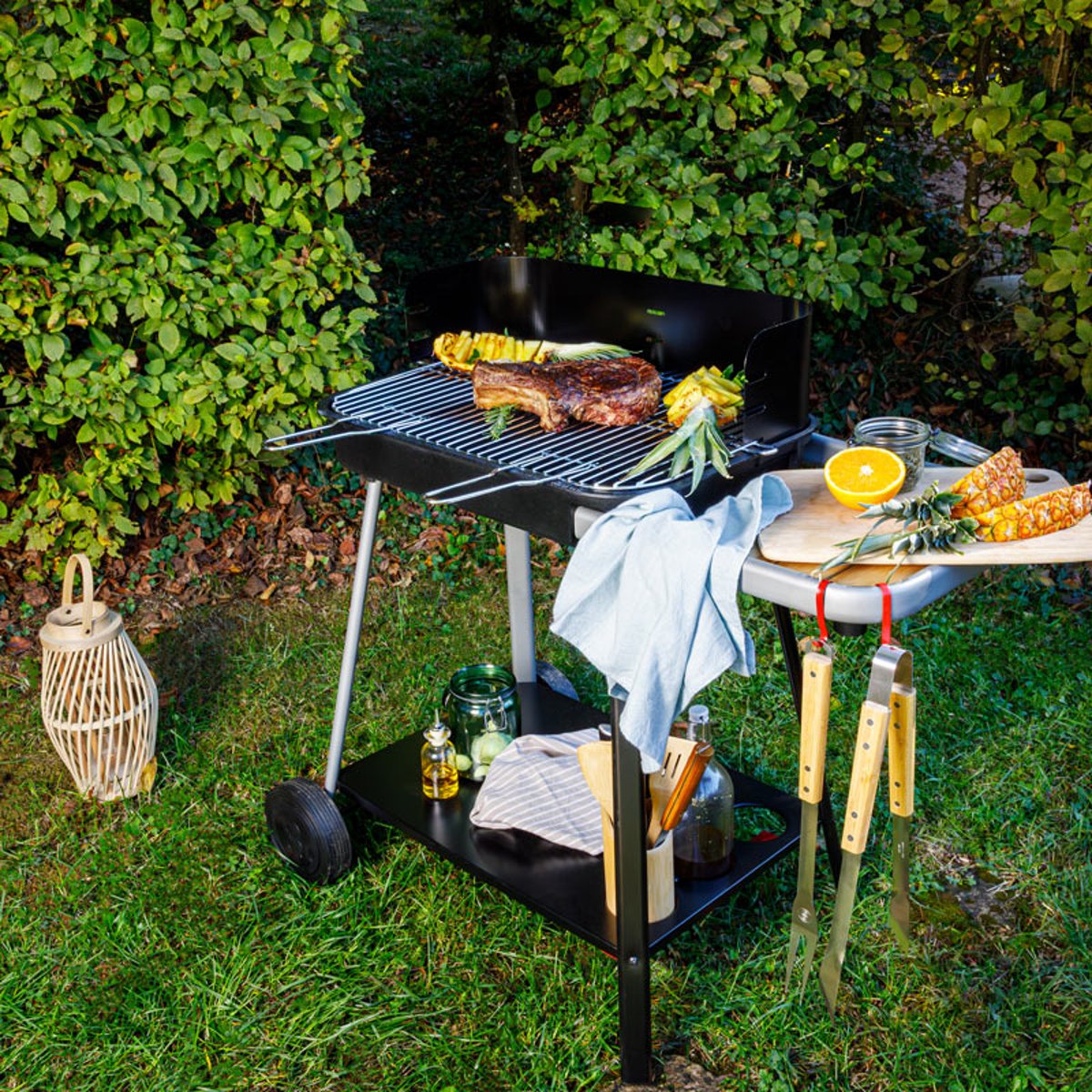 Barbecue à charbon avec cuve en fonte noir, SOMAGIC