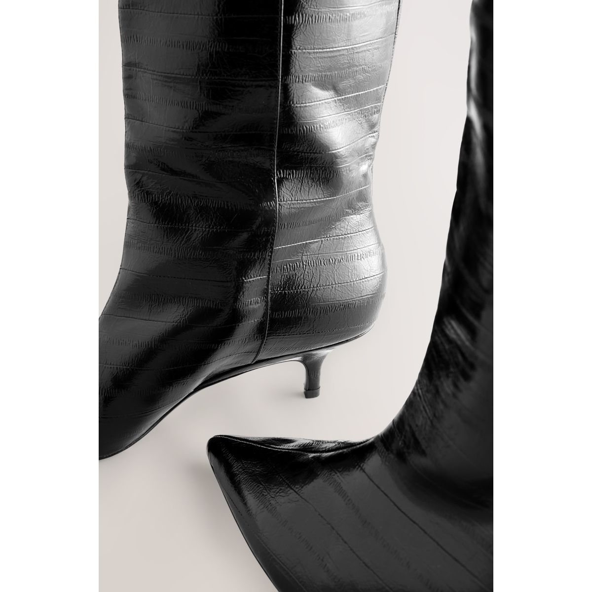 Bottes hauteur genou à talon incliné noir texturé, NEXT