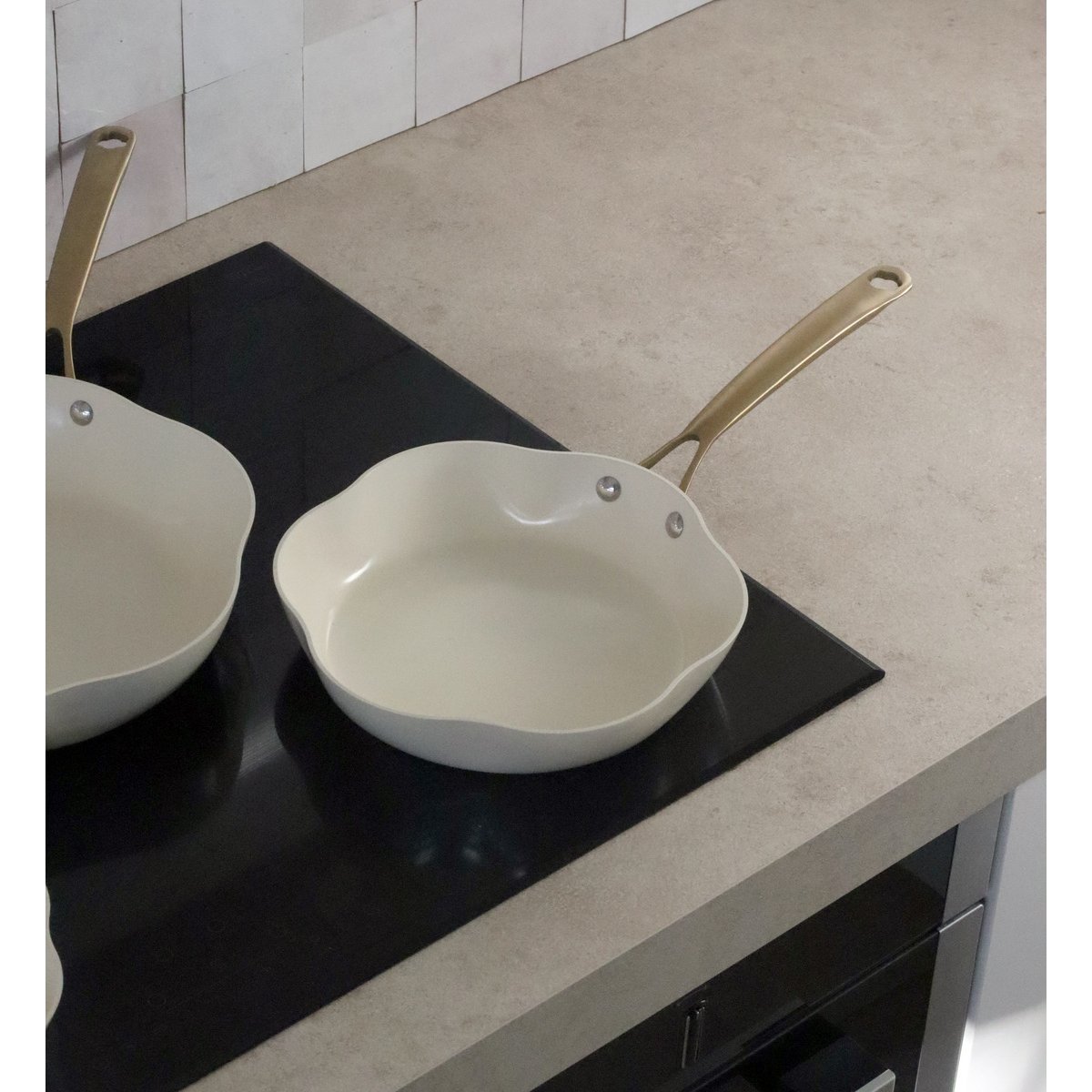 Poêle en aluminium recyclé, DAHLIA beige, MENASTYL