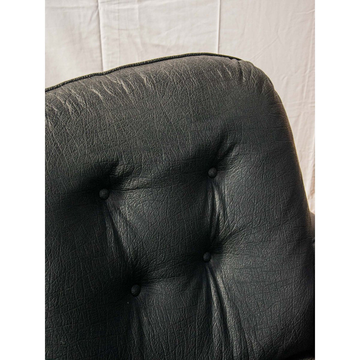 Paire de fauteuils noirs Jakob N°641 - Bon état noir, DEBONGOUT