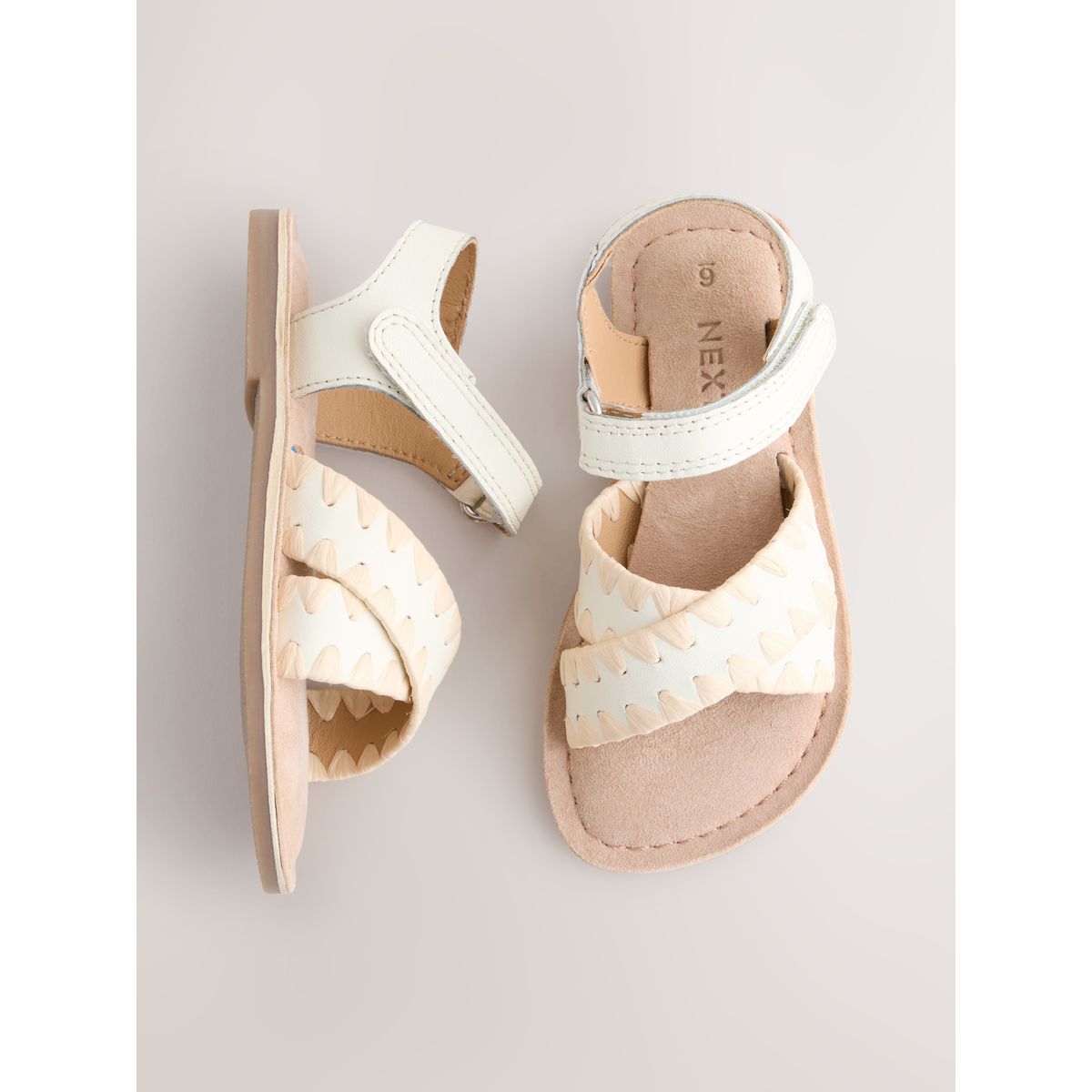 Sandales en cuir à fermeture scratch blanc, NEXT