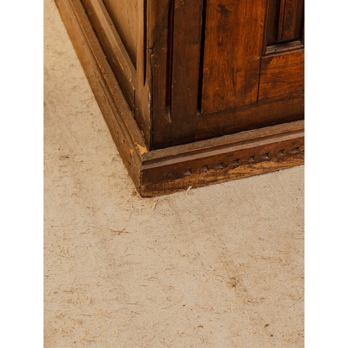 Petit buffet en bois Gilbert N°1779 - Bon état bois foncé, DEBONGOUT