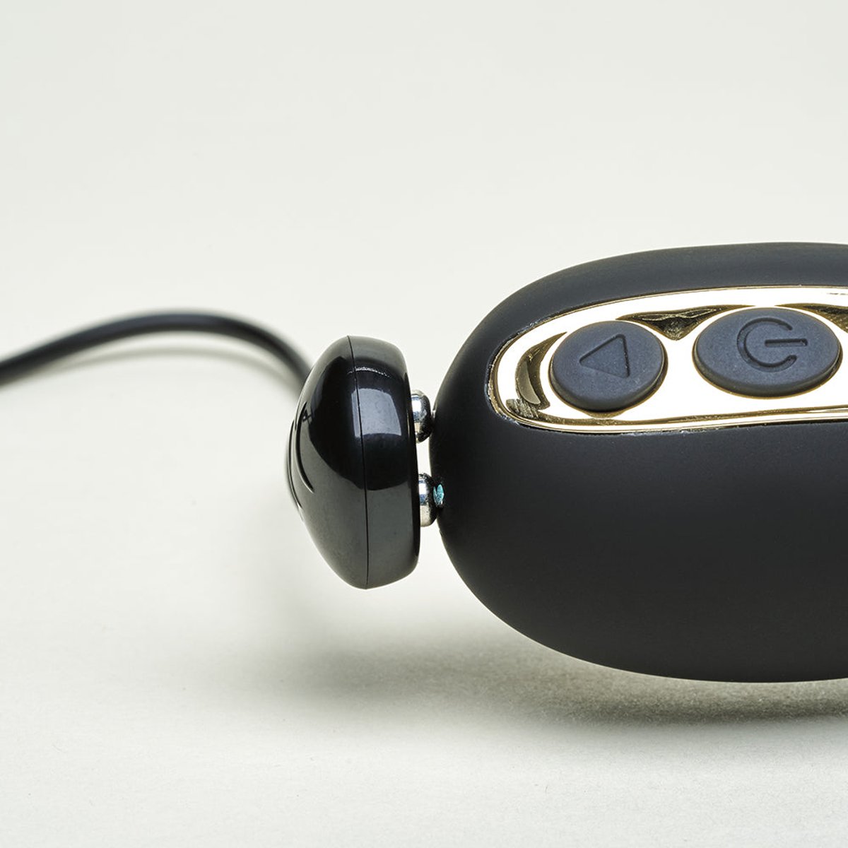 Vibromasseur nervuré DÖN noir, BLACK EDITION