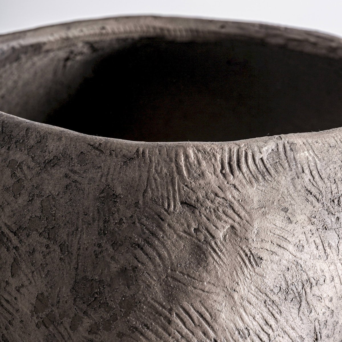 Vase amphore contemporain en ciment gris, RECOLLECTION