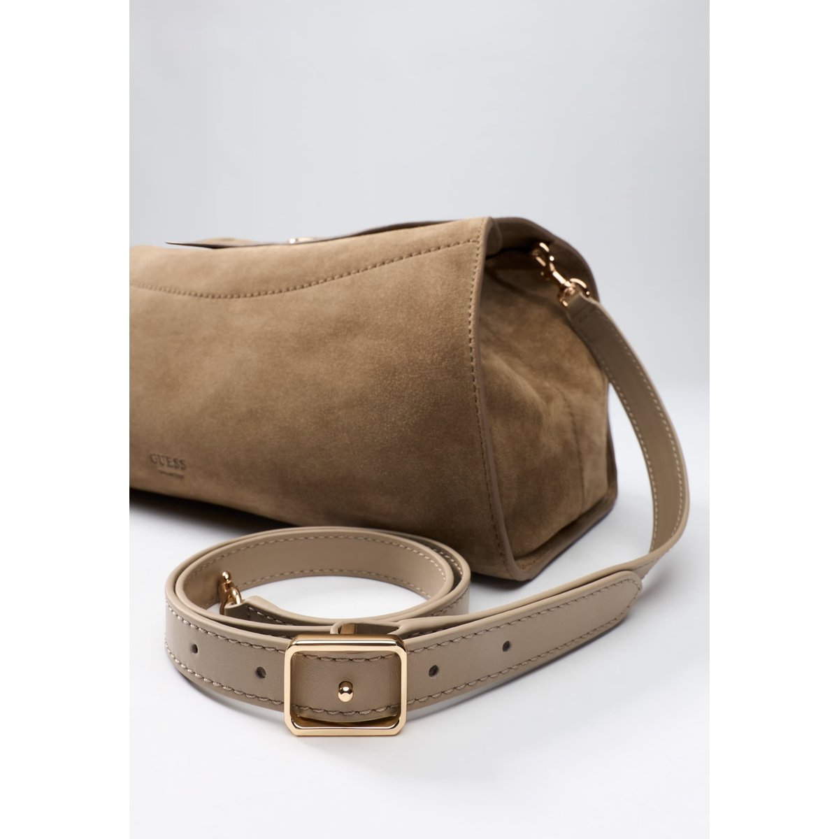 Sac Bandoulière En Daim Leonie crème, GUESS