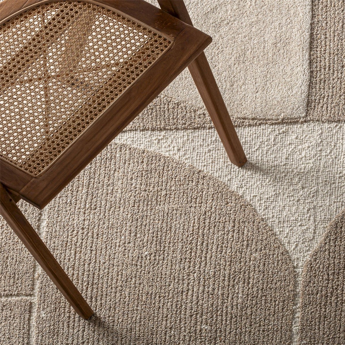 Tapis en laine à motif géométrique beige et blanc cassé, RECOLLECTION
