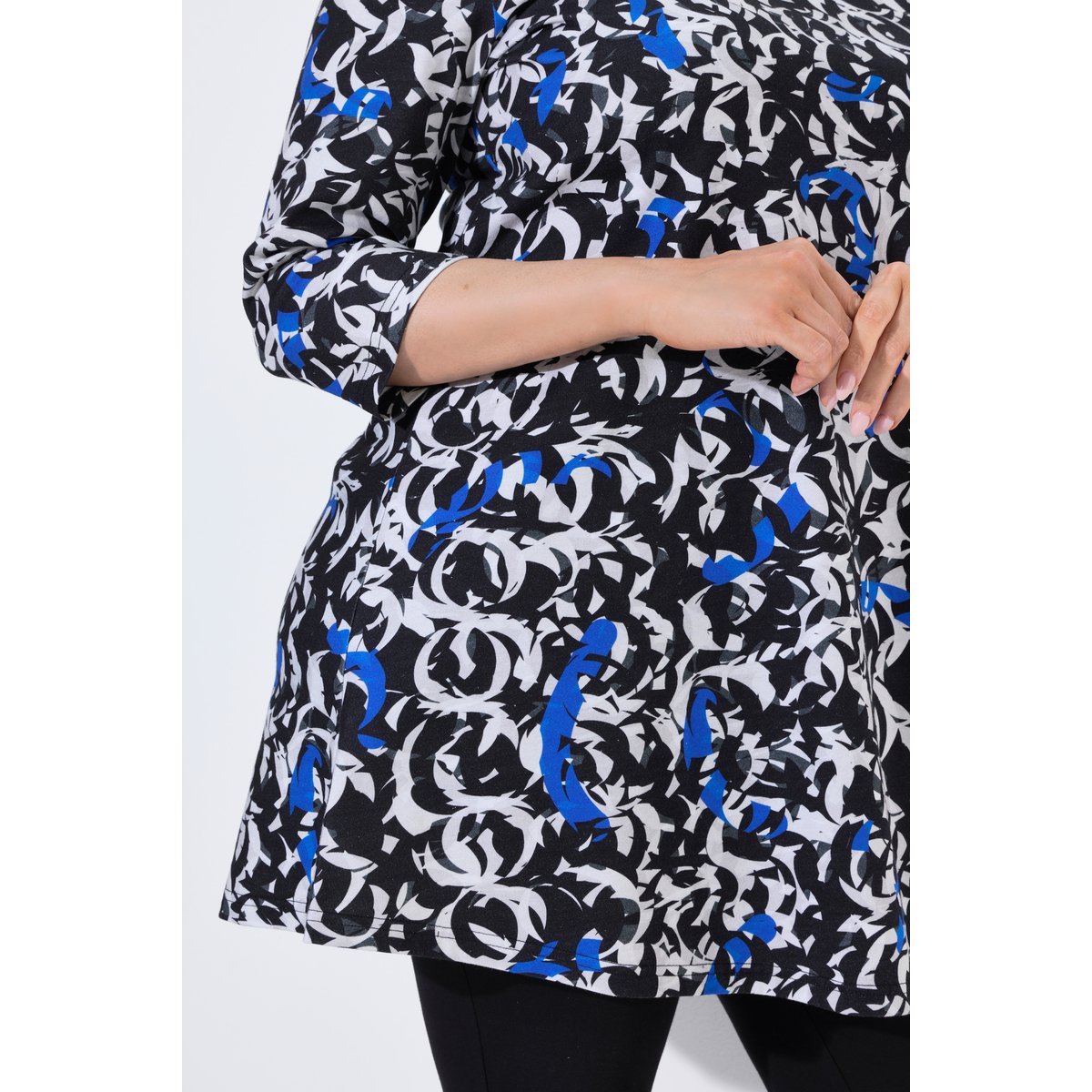 T-shirt long imprimé graphique noir, ULLA POPKEN