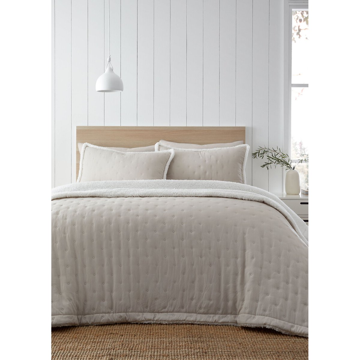 Cosy Nori Sherpa Bedspread cream, CATHERINE LANSFIELD