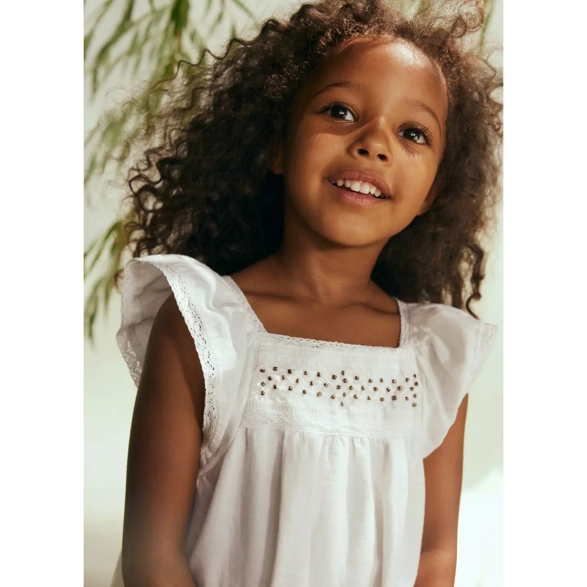 Robe en coton avec détail de perles blanc cassé, MANGO BABY