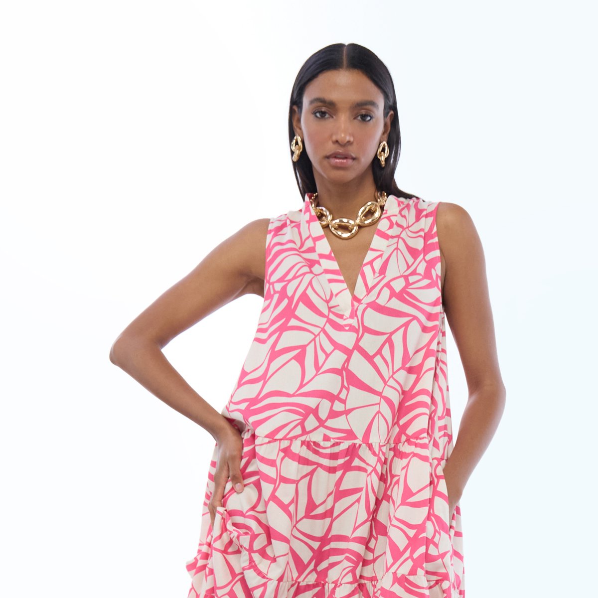 Robe longue fluide à volants et col V ecru, LOLA CASADEMUNT