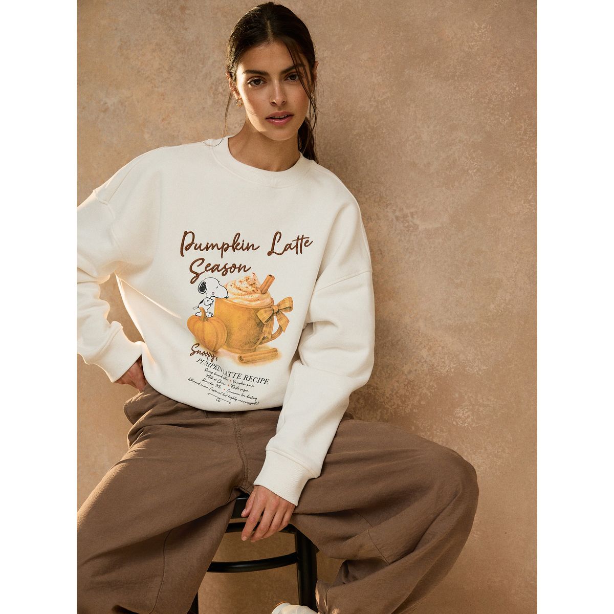 Sweat pumpkin latte snoopy sous licence écru, NEXT