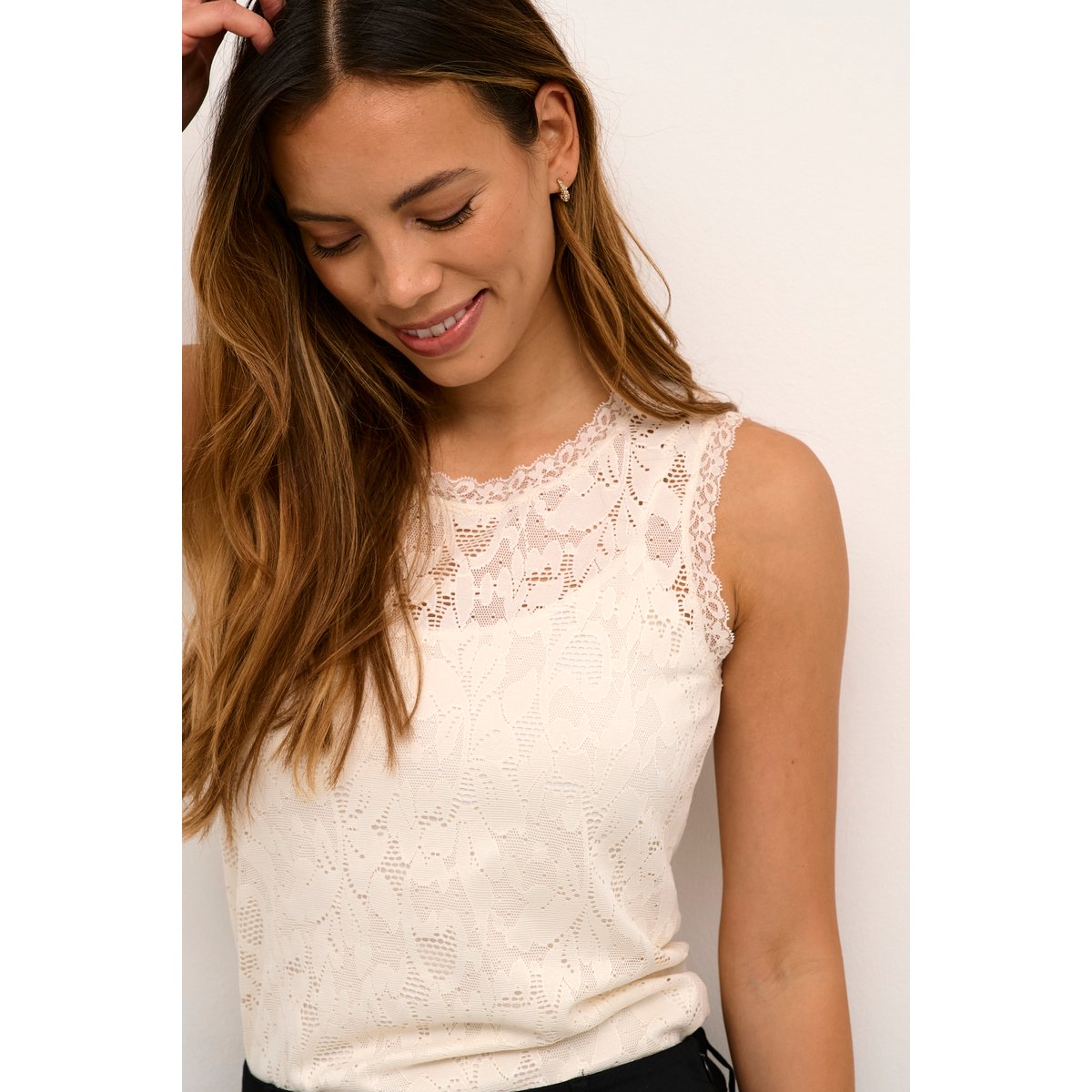 Sleeveless blouse blanc spring gardenia, CULTURE