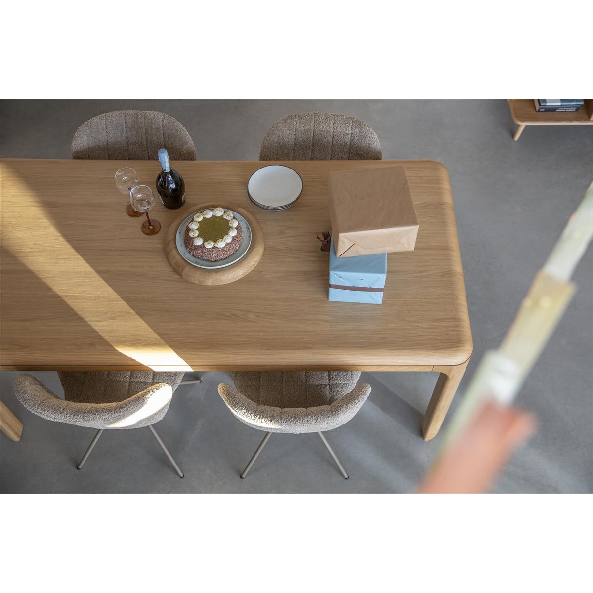 Table à manger carré en bois, L.180 , OEVER beige, ZUIVER