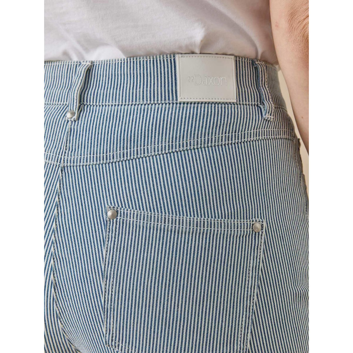 Pantacourt en gabardine avec élastique blanc rayé bleu, DAXON
