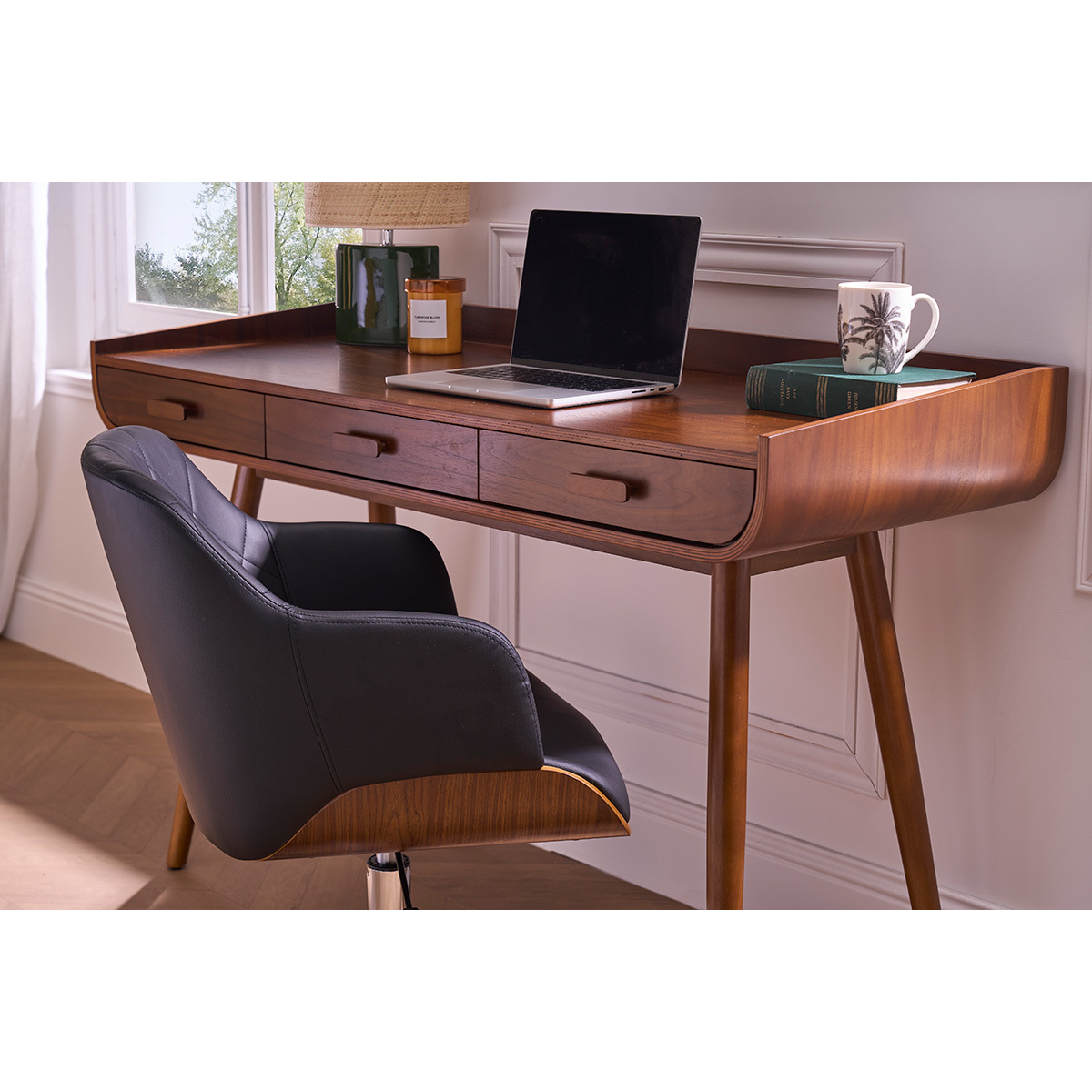 Chaise de bureau à roulettes design en tissu effet velours texturé gris, bois clair et acier chromé SANDRO noyer / noir, MILIBOO