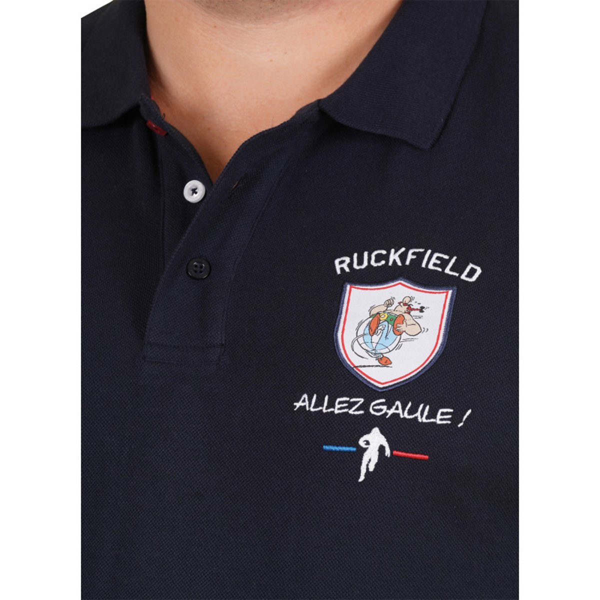 Polo en coton marine uni pourvu d'un écusson brodé et d'une coupe droite bleu foncé, RUCKFIELD