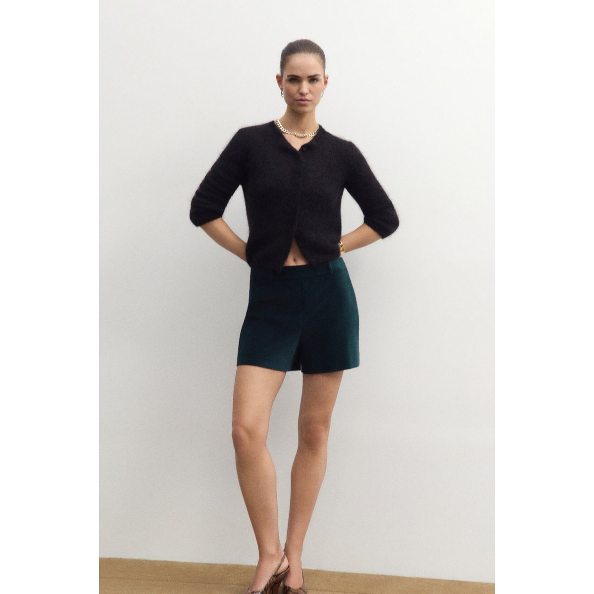Gilet droit col rond MVANILLE noir, CAROLL
