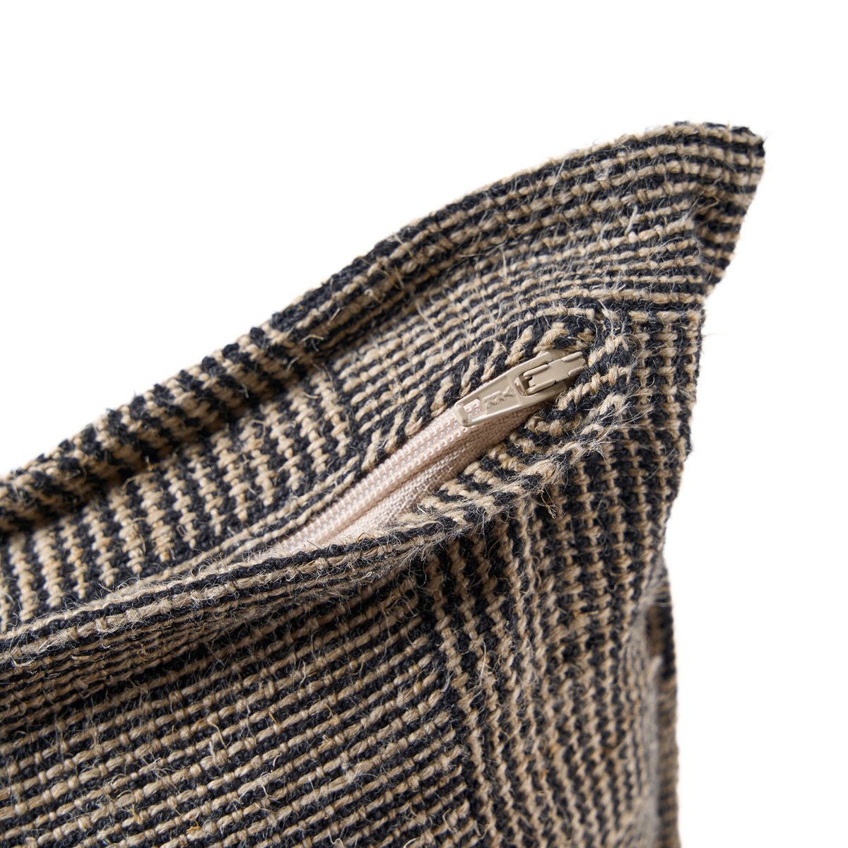 Housse de coussin en lin BLOC PARTY taupe graphite tissé, BAZAR BIZAR