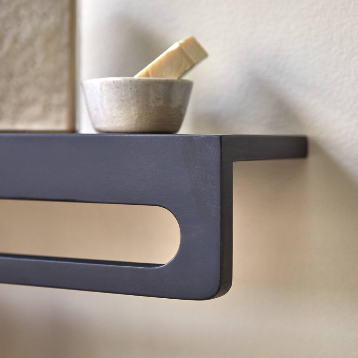Porte-serviette en Terrazzo, CLEA noir, TIKAMOON
