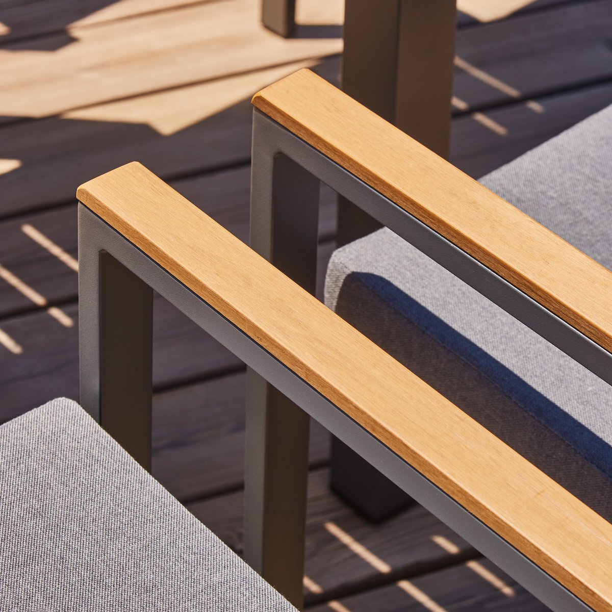 Salon de jardin, 6 chaises, OSAKA gris anthracite, DEFORA HOME