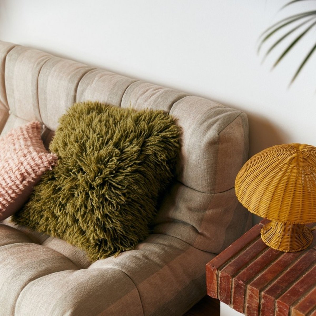 Grand coussin laine poile long HK living Fluffy vert olive, HKLIVING