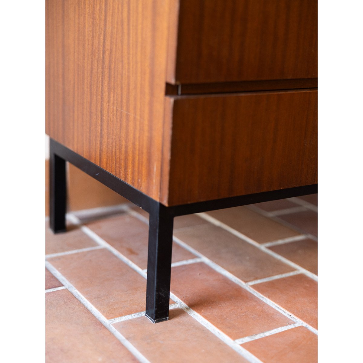 Sublime commode Olga N°1075 - Bon état bois foncé, DEBONGOUT