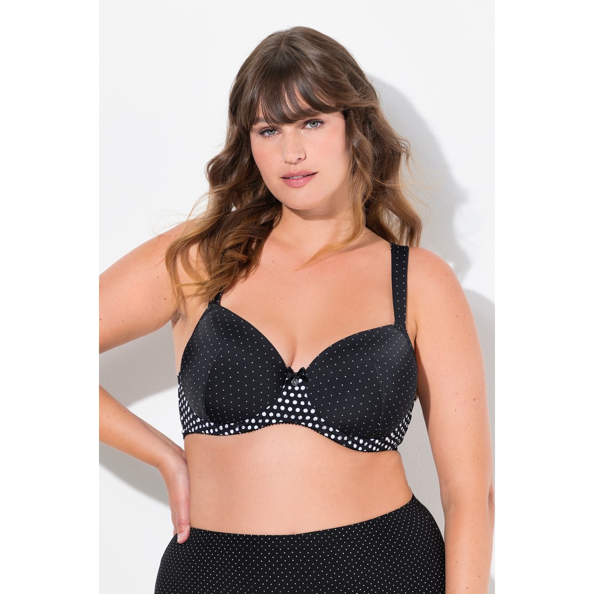 Soutien-gorge à armatures et bonnets souples noir, ULLA POPKEN